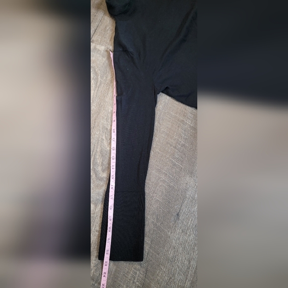 COS 100% Wool Classic Fit Turtleneck Sweater Women's M Black Soft Neutral Lux - Picture 9 of 11